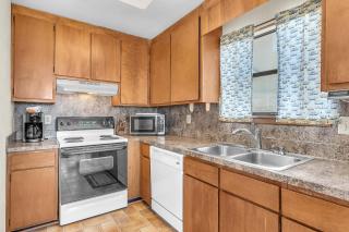 Statehouse by Oak Island Accommodations - Oak Island - 2
