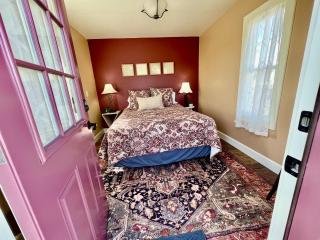 Violet Cottage at Zenzen Gardens - Paonia - 2