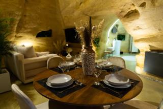 La falaise perdue : Suite troglodyte grandiose - 1