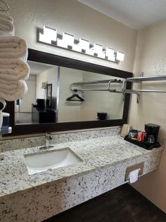 Ambassador Inn - Perryton - 5