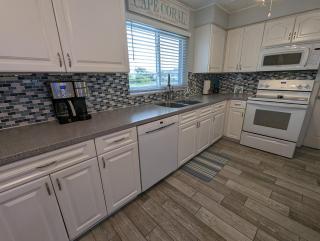 Blue Flamingo - Pool, Sunsets, Dock, Lift, Direct Gulf Access! - Cape Coral - 4