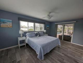 Blue Flamingo - Pool, Sunsets, Dock, Lift, Direct Gulf Access! - Cape Coral - 1