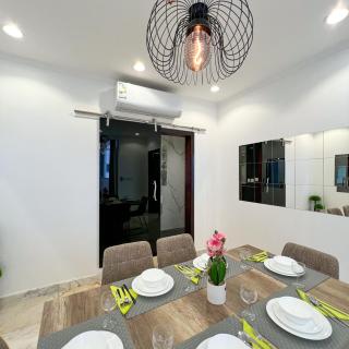 Urban Luxury Apartment - 5