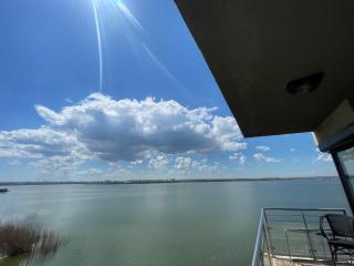TANIA Lake Apartments - 8