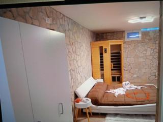 Amos Port-Suite - 6