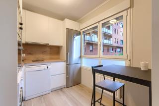 Vivienda turística reformada en zona residencial con garaje y wifi - 3