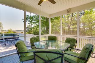 4 Mi to Fenwick Island Home with Pool Access and Deck - Selbyville - 0
