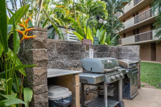 Convenient to downtown Kihei, across famous Charley Young Beach, 3 pool, tennis courts MV3407 - 2