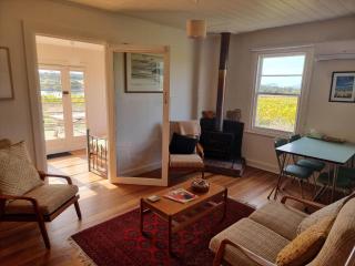 *New* Pip's Place at Lisdillon Vineyard - Little Swanport - 3