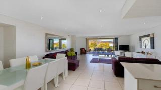 Luro 2 - Waterfront Luxury - Ettalong Beach - 8
