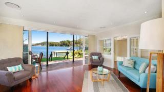 Pine Tree Cottage - Waterfront - Blackwall - 8