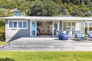 Bach on the Beach - Coast & Country - Onetangi - 7