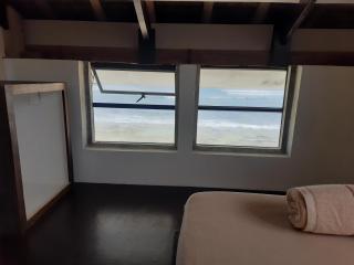 BlueWave Surf Stay - 8