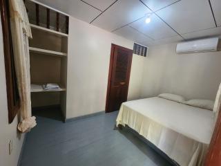 Fenix Hotel & Hostel - Utila - 9