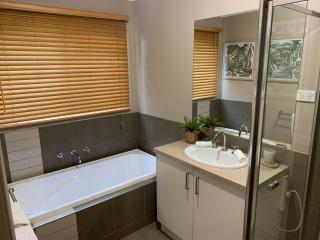 Bella Nicola - Bright - 2