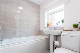 Boho Chic - Stylish Home in City Centre, Sleeps 4 - 6