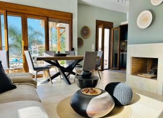 Kiki's Seaview Villa - Gerani - 5