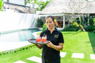 Villa Damai Kecil Seminyak by Adam Jyota Management - 4