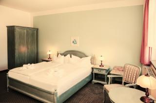 Hotel Esplanade Garni - Kühlungsborn - 1