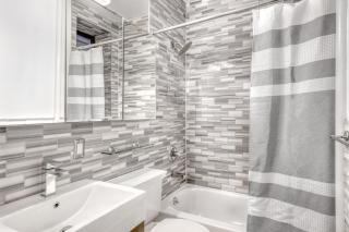 SoHo 2BR w WD Balcony nr Whole Foods NYC-892 - New York - 2