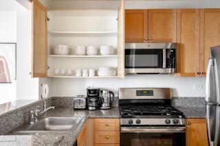 UES studio w elevator doorman nr Central Park NYC-1038 - 4