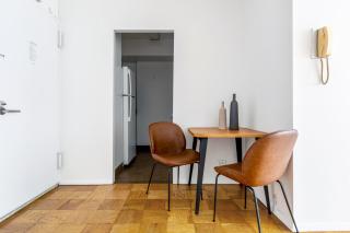 Midtown 1BR w Gym Doorman nr Central Park NYC-510 - New York - 6