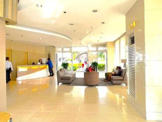 Stunning 1BR Balcony Pool view W/ Wi-Fi Grace Res - Manila - 1