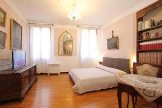 City Apartments Corner Canal View - Venice - 9