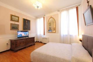 City Apartments Corner Canal View - Venice - 2