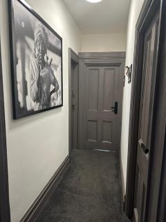 Green Corner Villa - Cosy Luxury in Central Torquay with Free Parking & EV - 3