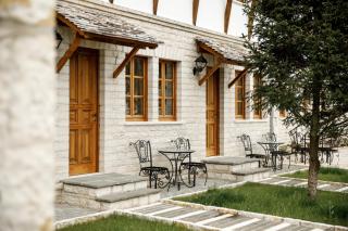 Rose Garden Hotel - Gjirokastër - 3