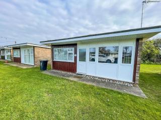 Beautiful Chalet With Free Wifi Nearby Hemsby Beach In Norfolk Ref 59096S - Hemsby - 9
