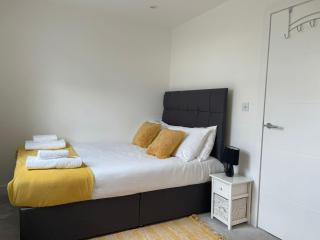 City Centre, Sleeps 7, Stunning Views & Parking, Interconnected Rooms LONG STAY WORK CONTRACTOR LEISURE, DIAMOND PENTHOUSE - Chesterton - 3