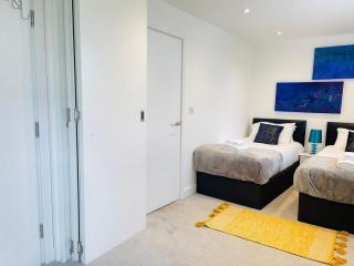 City Centre, Sleeps 7, Stunning Views & Parking, Interconnected Rooms LONG STAY WORK CONTRACTOR LEISURE, DIAMOND PENTHOUSE - Chesterton - 6