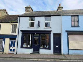 Modern 2 BR Flat in Town Centre - 5