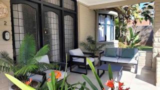 Contemporary 2 bed in Suburbs - 2081 - 5