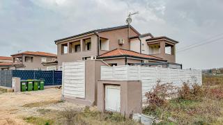 Cozy Two Bedroom Apartment Rose with Terrace - 8