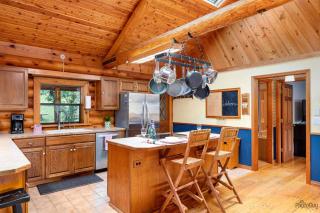The Lake Cabin - Lakeside - 8