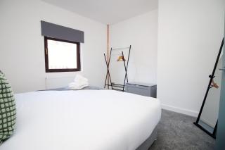No 9 Afan Valley House by SSW - 3BR, Free Parking, Sleeps 5, close to Bike Trails - 3