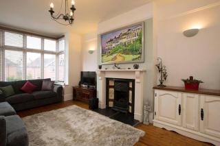 Rie's Retreat - The Emerald room - Glastonbury - 1