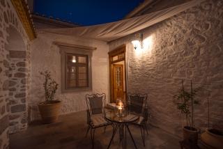 Antoinette Mansion - Hydra - 2