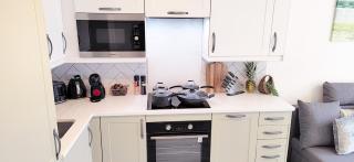 Modern 2 BR Apartment near Town - 5