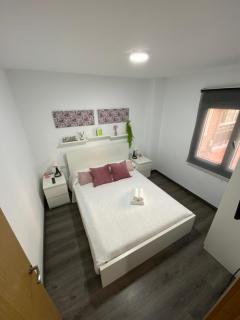 Reina Apartamentos - 1