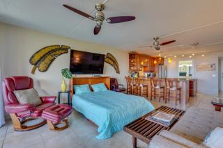 Kona Pacific Top Floor Retreat Ocean View and Pool! - Kailua-Kona - 4