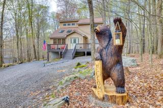 Hot Tub and Game Room Cozy Big Bass Lake Home! - Gouldsboro - 9