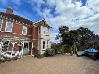 Hedgebank - Exmouth - 0