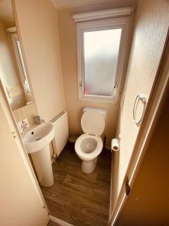 8 Bed Sun Decked Caravan Unlimited High speed Wifi and fun at Seawick Holiday Park - Clacton-on-Sea - 2