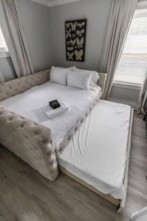 Quiet Modern Home w/ Hot Tub! - Parma - 2