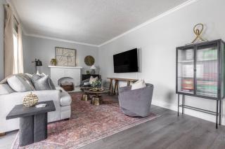 Quiet Modern Home w/ Hot Tub! - Parma - 1