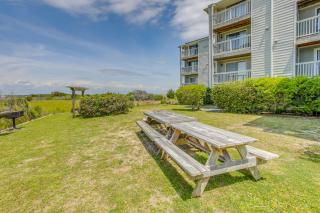Ocean-View Balcony Carolina Beach Condo! - 9